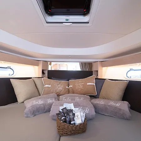 Greros Yacht By Clapa H.&g Group