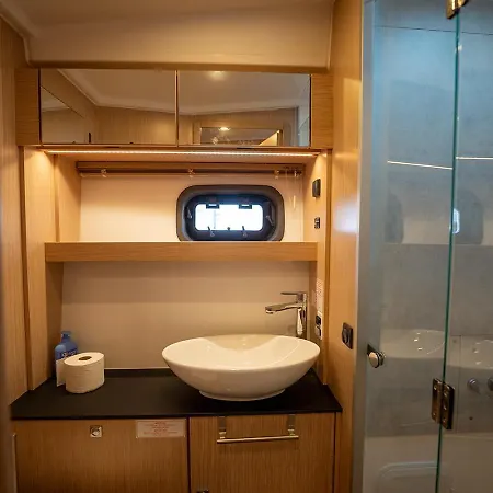 Greros Yacht By Clapa H.&g Group * Napoli