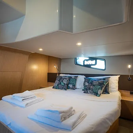 Hotel en barco Greros Yacht By Clapa H.&g Group