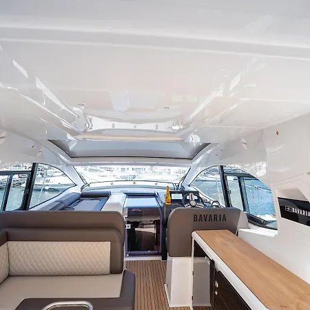 Hotel en barco Greros Yacht By Clapa H.&g Group