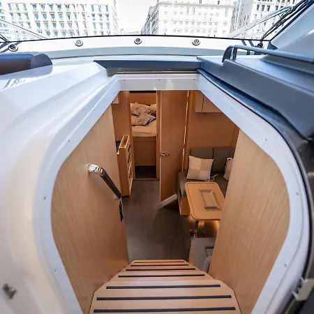 Greros Yacht By Clapa H.&g Group 보트호텔 나폴리